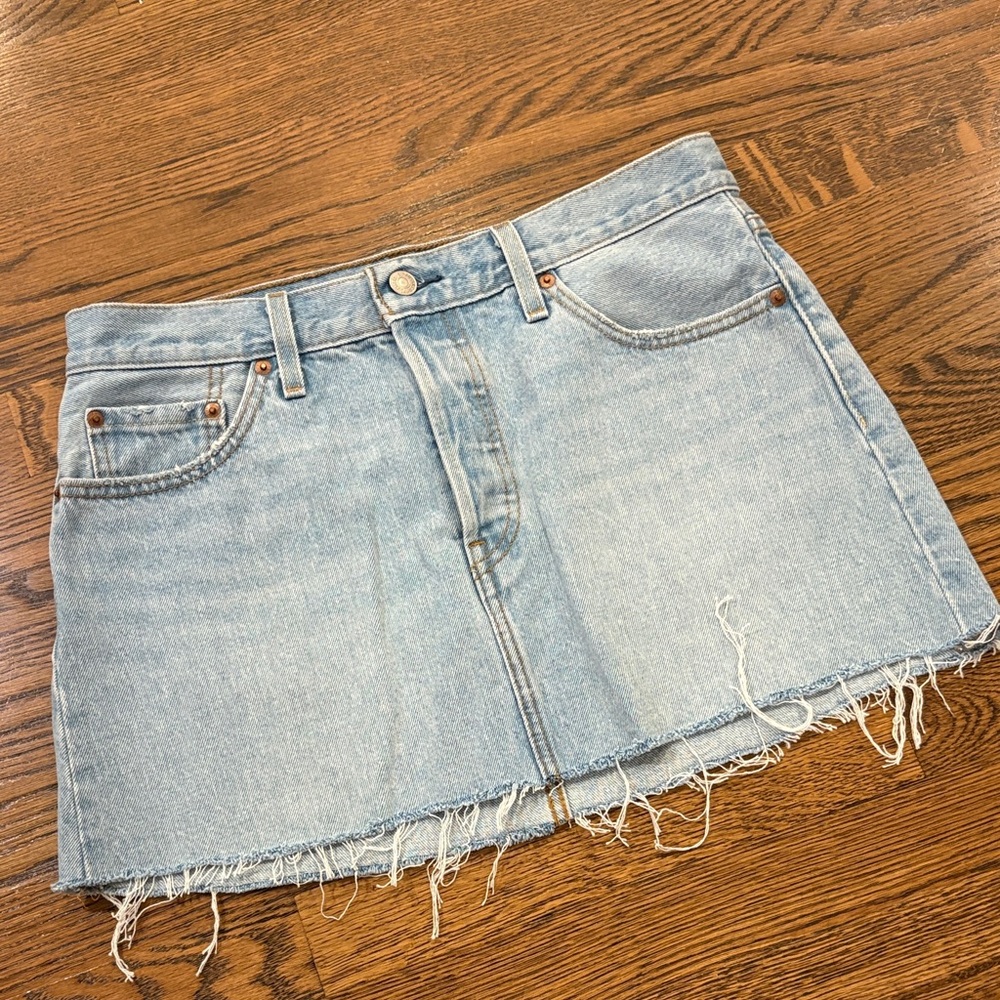 Levi’s Icon Light Wash Denim Mini Skirt - Casual Frayed Hem, 29, button fly